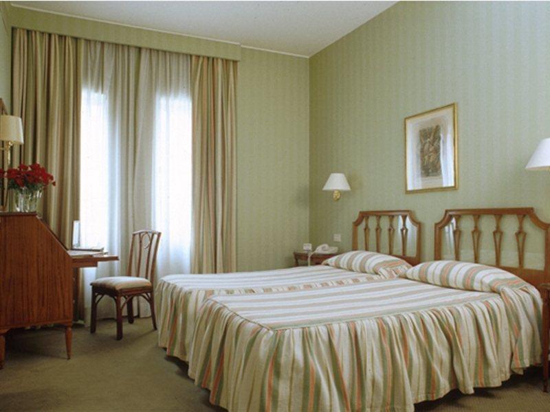 Hotel Commodore Rome Ruang foto